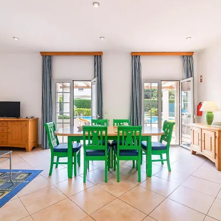 Villa Sleeps 14 With Pool And Wifi