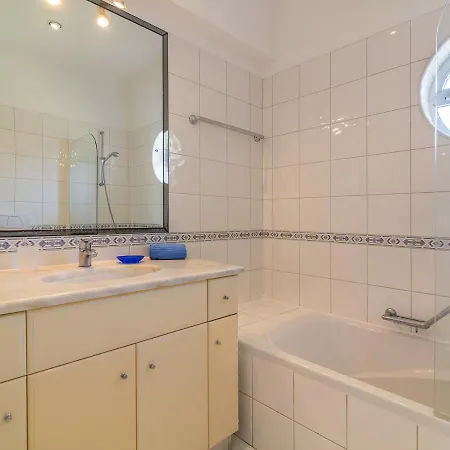 Villa Sleeps 14 With Pool And Wifi *