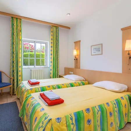 فيلة Sleeps 14 With Pool And Wifi Sesmarias
