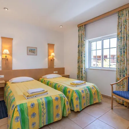 Sleeps 14 With Pool And Wifi * Sesmarias